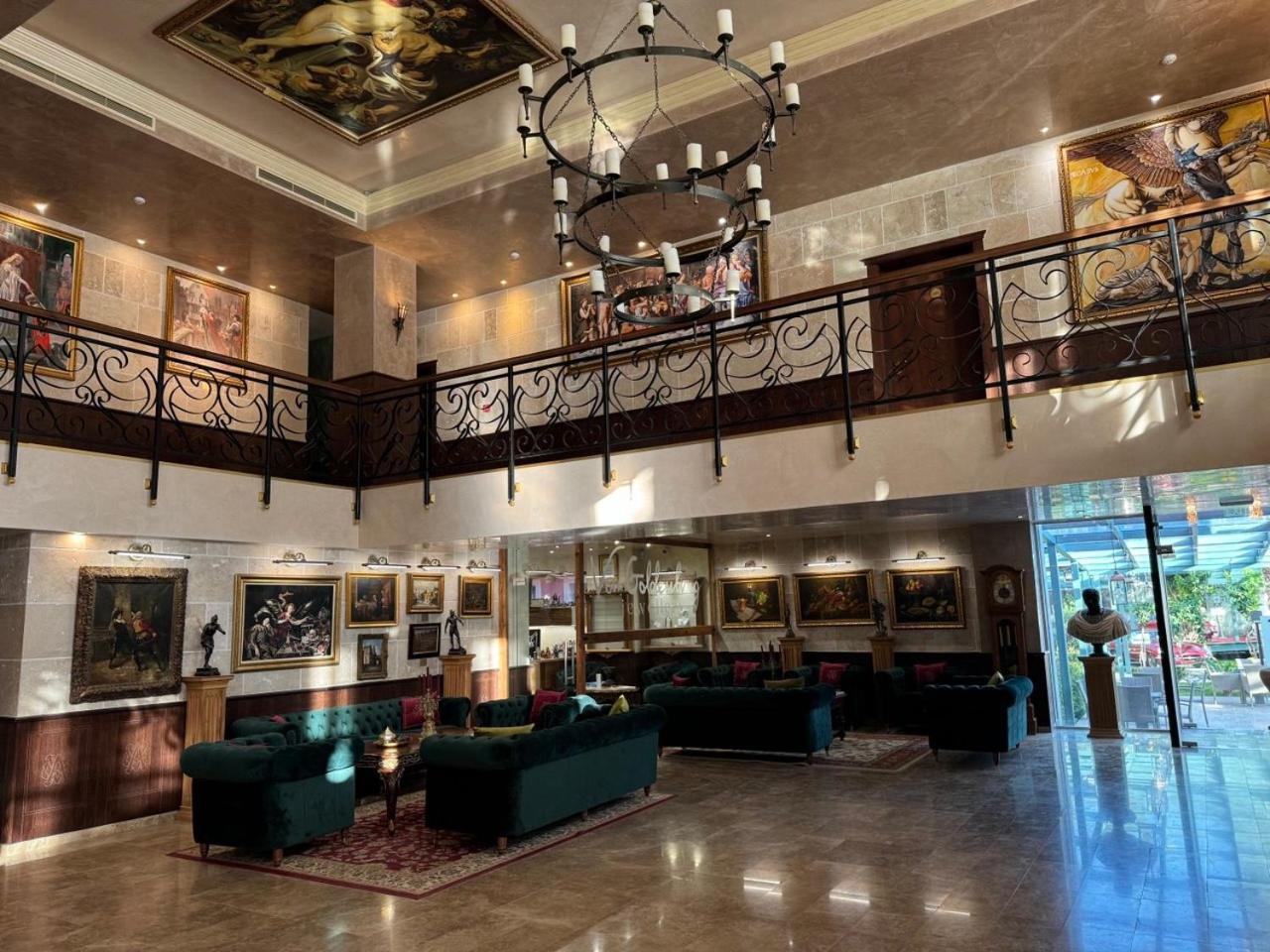 Alchemist Residence Von Goldenburg Belashtitsa Eksteriør billede